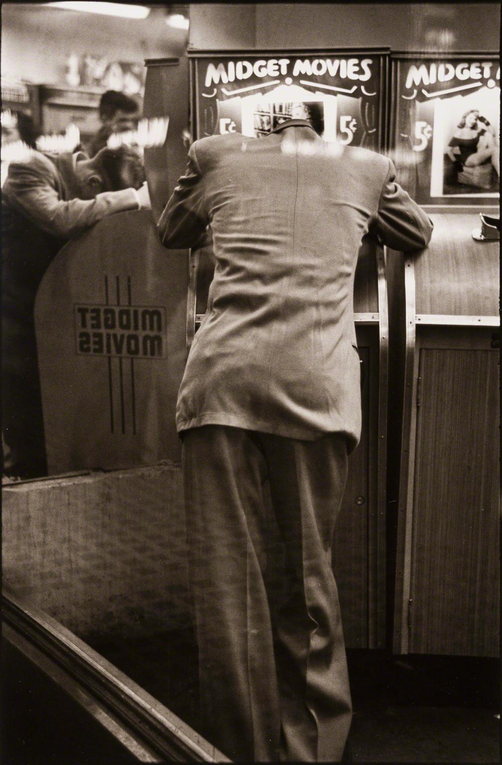 Louis Faurer, 42nd St., New York, N.Y., c.1948, 1948.