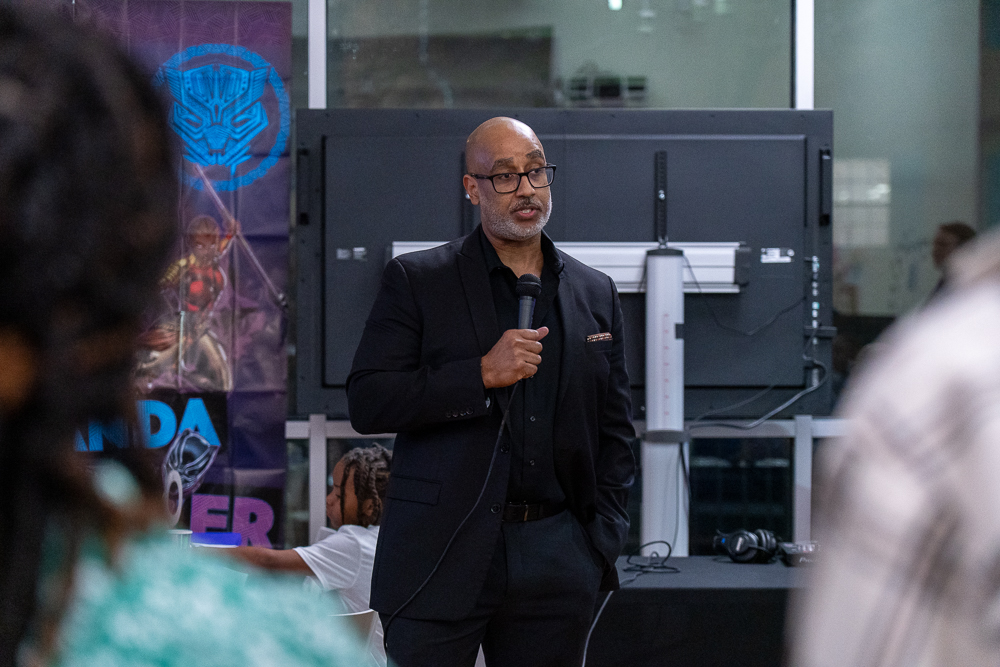 Shawn Martinbrough speaking at the Brotherman to Batman opening